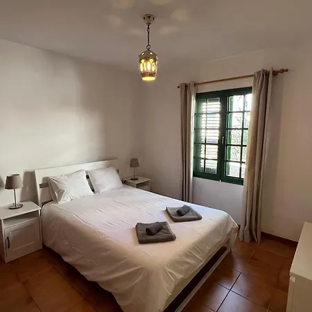 Apartman Sonrisa - Spacious Two Bedroom *