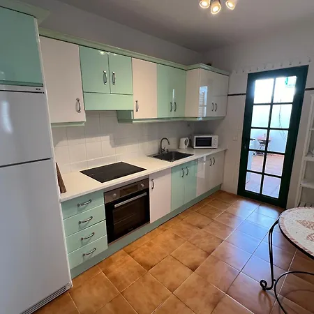 Апартаменты Sonrisa - Spacious Two Bedroom Коста-Тегисе